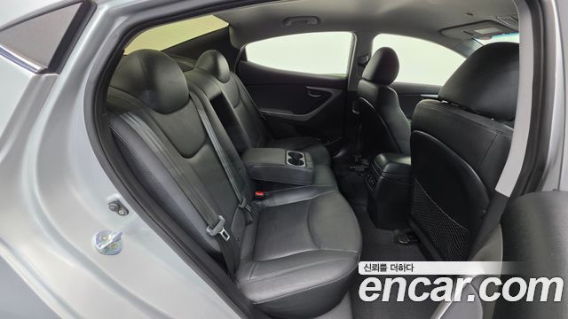 Hyundai Avante 1.6 GDi Modern Standard 2016 — фото 29