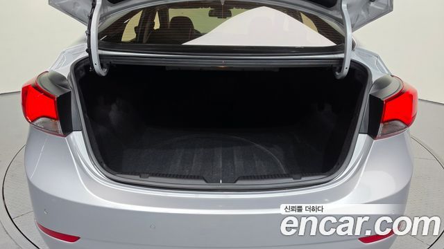 Hyundai Avante 1.6 GDi Modern Standard 2016 — фото 30