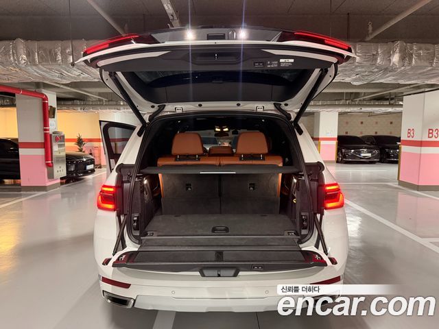 BMW X7 (G07) xDrive 40i Design Pure Excellence 7-Seater 2024 — фото 18