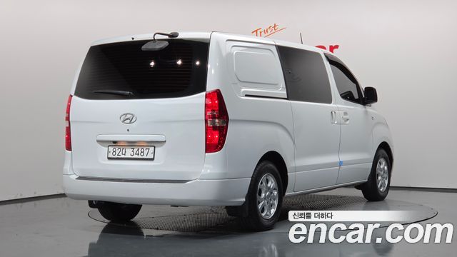 Hyundai Grand Starex 5-Seater VAN CVX Deluxe 2015 — фото 2