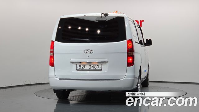 Hyundai Grand Starex 5-Seater VAN CVX Deluxe 2015 — фото 4