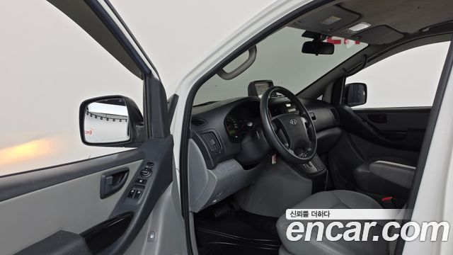 Hyundai Grand Starex 5-Seater VAN CVX Deluxe 2015 — фото 10