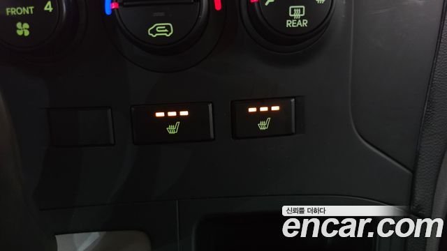 Hyundai Grand Starex 5-Seater VAN CVX Deluxe 2015 — фото 11
