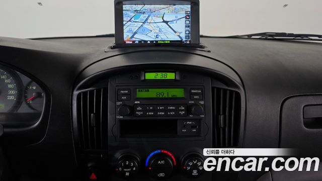 Hyundai Grand Starex 5-Seater VAN CVX Deluxe 2015 — фото 13