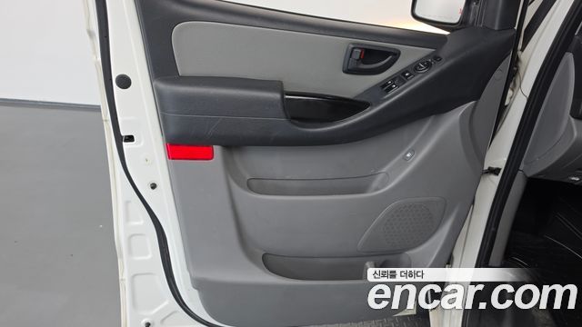 Hyundai Grand Starex 5-Seater VAN CVX Deluxe 2015 — фото 24