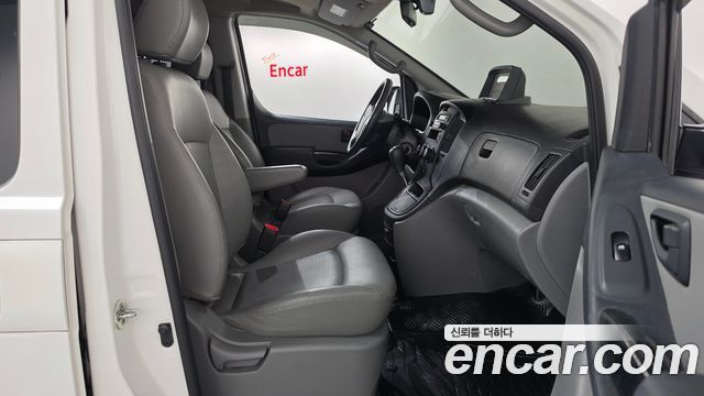 Hyundai Grand Starex 5-Seater VAN CVX Deluxe 2015 — фото 26