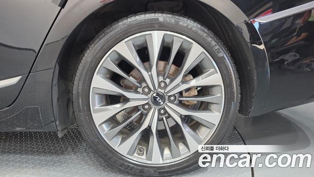 Kia K8 2.5 Gasoline 2WD Noblesse 2023 — фото 21