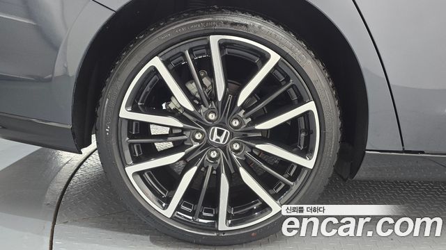 Honda Accord (XI) 2.0 Hybrid Touring 2023 — фото 5