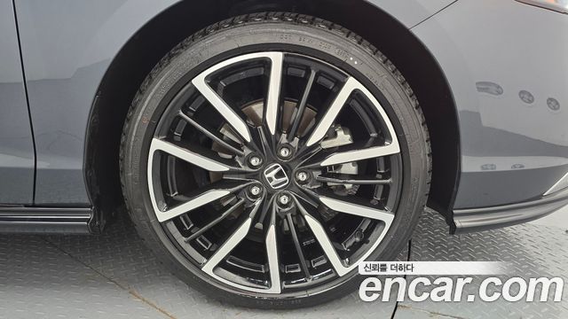 Honda Accord (XI) 2.0 Hybrid Touring 2023 — фото 27