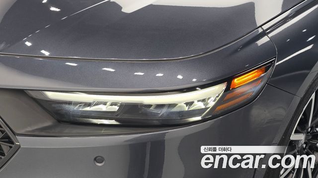 Honda Accord (XI) 2.0 Hybrid Touring 2023 — фото 28