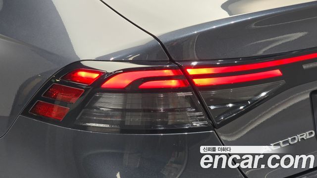 Honda Accord (XI) 2.0 Hybrid Touring 2023 — фото 29
