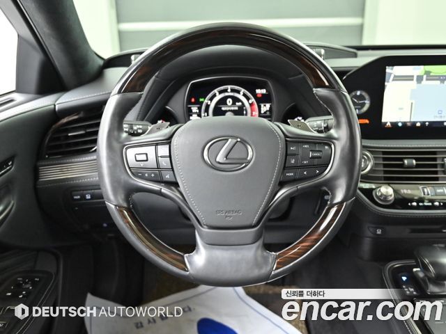Lexus LS500 (V) 3.5 Luxury AWD 2021 — фото 17