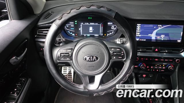 Kia Niro 1.6 HEV Noblesse Special 2020 — фото 15