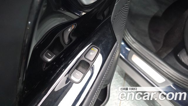 Kia Niro 1.6 HEV Noblesse Special 2020 — фото 19