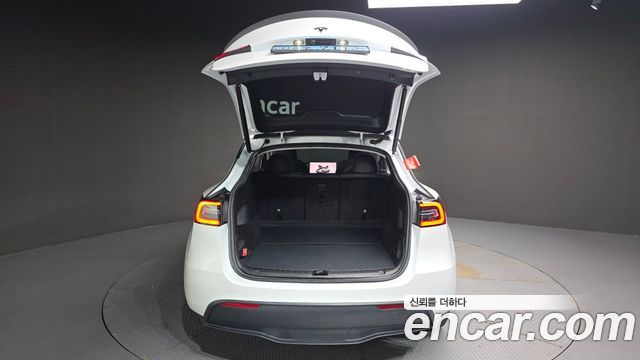 Tesla Model Y Long Range AWD 2022 — фото 19