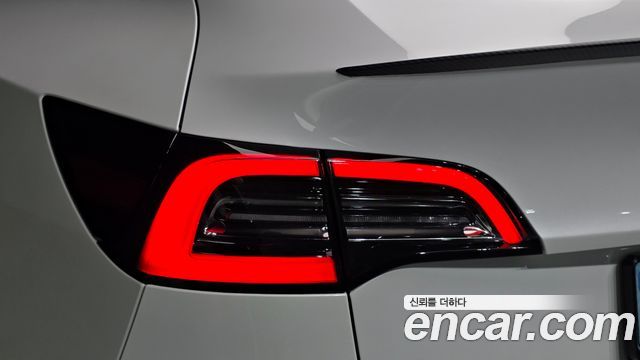 Tesla Model Y Long Range AWD 2022 — фото 23