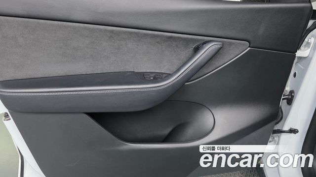 Tesla Model Y Long Range AWD 2022 — фото 24
