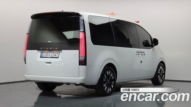 Hyundai Staria 4WD Lounge 7-Seater Inspiration 2025 — фото 2