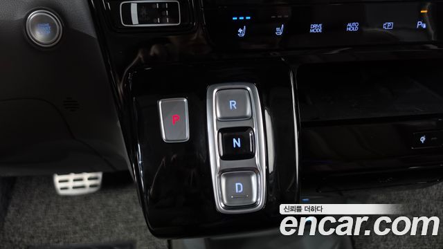 Hyundai Staria 4WD Lounge 7-Seater Inspiration 2025 — фото 9