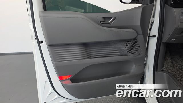 Hyundai Staria 4WD Lounge 7-Seater Inspiration 2025 — фото 24