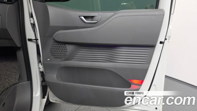 Hyundai Staria 4WD Lounge 7-Seater Inspiration 2025 — фото 25