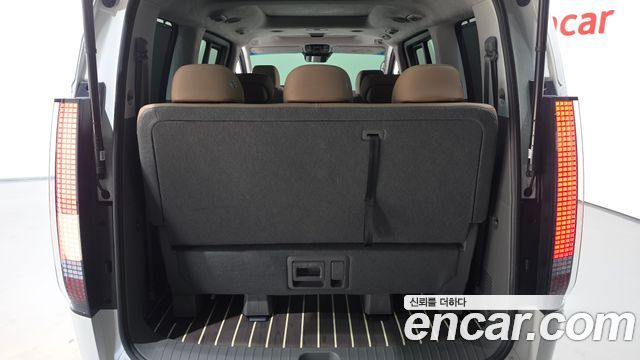 Hyundai Staria 4WD Lounge 7-Seater Inspiration 2025 — фото 27
