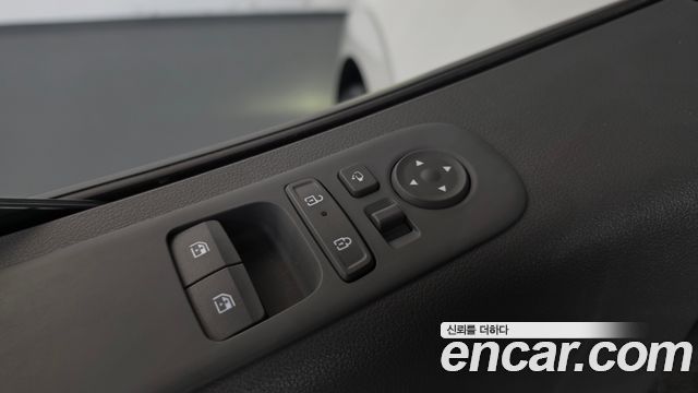 Hyundai Staria 4WD Lounge 7-Seater Inspiration 2025 — фото 30