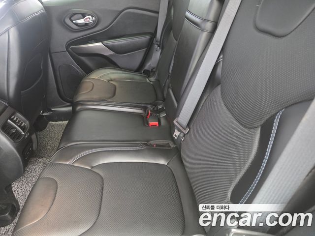 Jeep Cherokee (KL) 2.4 Longitude High AWD 2019 — фото 15