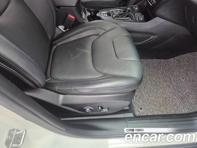 Jeep Cherokee (KL) 2.4 Longitude High AWD 2019 — фото 17