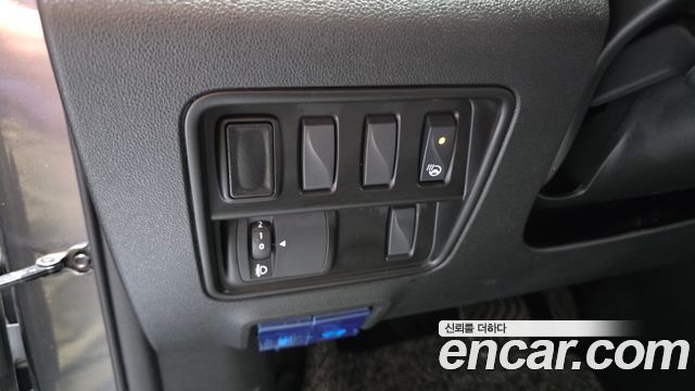 Renault Korea QM6 2.0 LPe LE Signature 2WD 2022 — фото 18