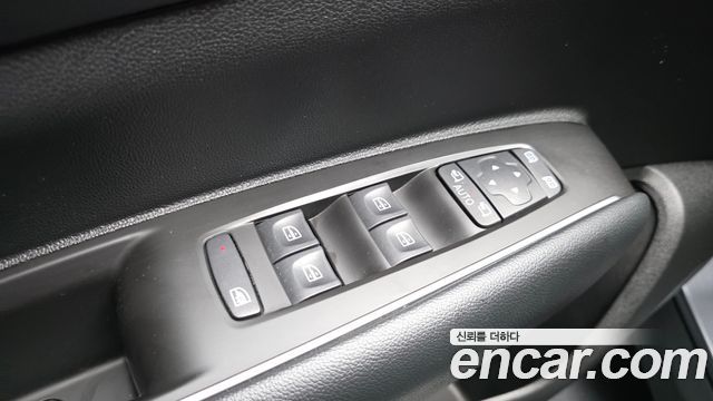 Renault Korea QM6 2.0 LPe LE Signature 2WD 2022 — фото 28