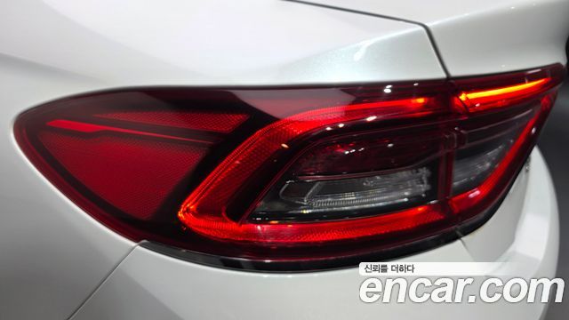 Hyundai Grandeur (IG) 2.4 Premium 2018 — фото 23