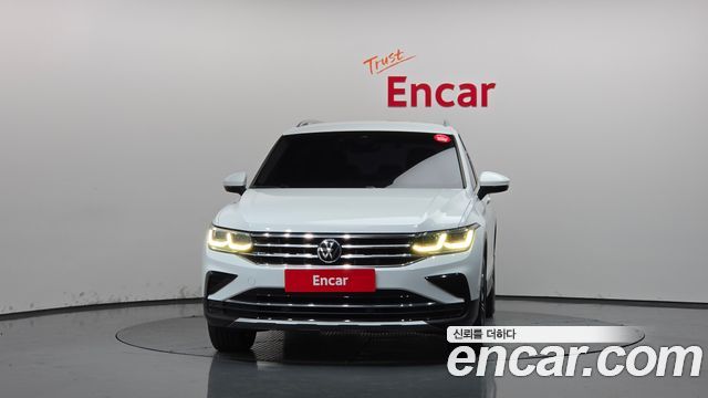 Volkswagen Tiguan (II) 2.0 TDI 4-Motion Premium 2022 — фото 3