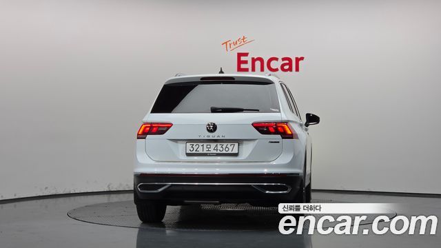 Volkswagen Tiguan (II) 2.0 TDI 4-Motion Premium 2022 — фото 4
