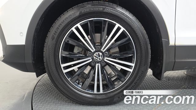 Volkswagen Tiguan (II) 2.0 TDI 4-Motion Premium 2022 — фото 5
