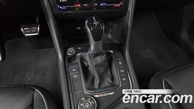 Volkswagen Tiguan (II) 2.0 TDI 4-Motion Premium 2022 — фото 9