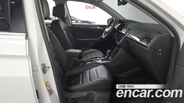 Volkswagen Tiguan (II) 2.0 TDI 4-Motion Premium 2022 — фото 26