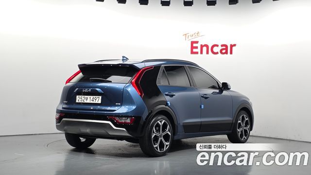 Kia Niro Signature 2022 — фото 2