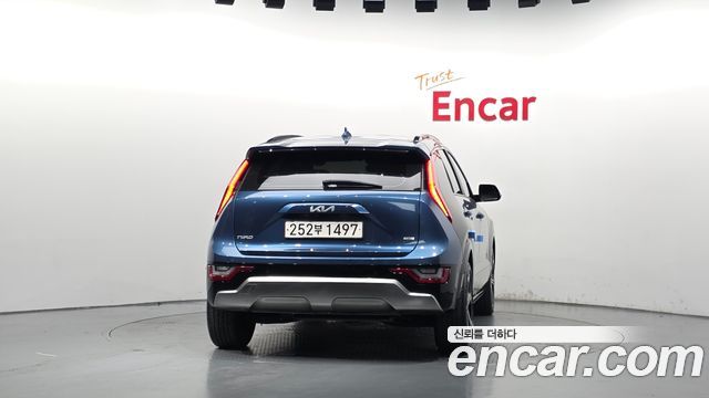 Kia Niro Signature 2022 — фото 4