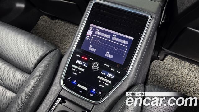 Porsche Panamera (971) 3.0 AWD 2018 — фото 18