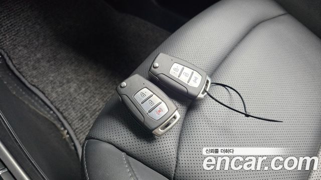 KG Mobility (SsangYong) Beautiful Korando Gasoline 1.5 2WD C5 Plus 2022 — фото 15