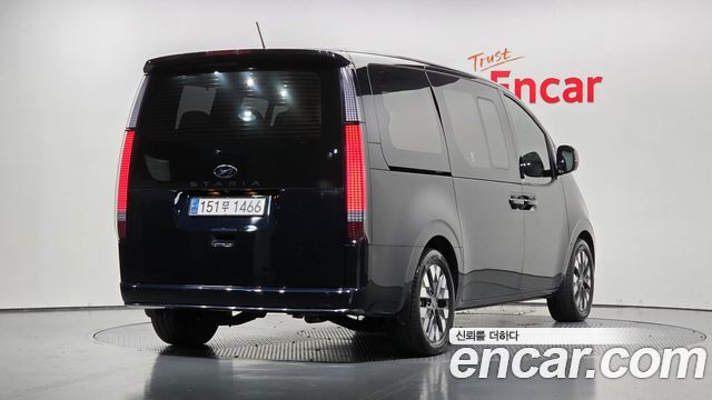 Hyundai Staria Lounge 9-Seater Inspiration 2022 — фото 2