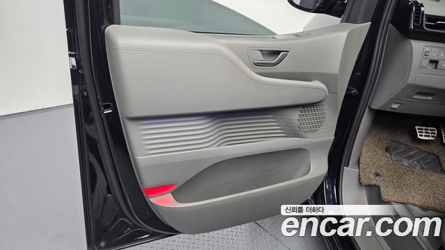Hyundai Staria Lounge 9-Seater Inspiration 2022 — фото 24