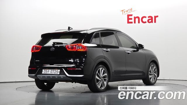 Kia Niro Noblesse 2017 — фото 2