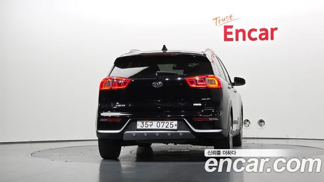 Kia Niro Noblesse 2017 — фото 4