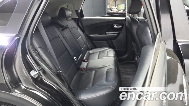 Kia Niro Noblesse 2017 — фото 12