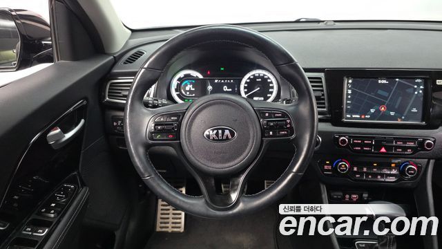 Kia Niro Noblesse 2017 — фото 13