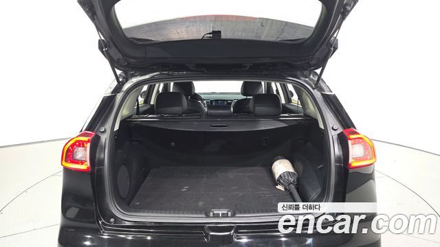 Kia Niro Noblesse 2017 — фото 20
