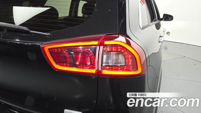 Kia Niro Noblesse 2017 — фото 23