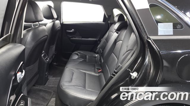 Kia Niro Noblesse 2017 — фото 26